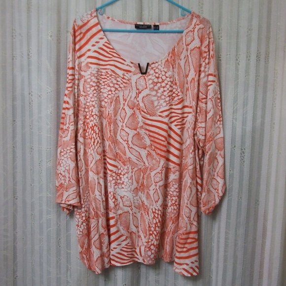 SUSAN GRAVER WEEKEND REPTILE DESIGN TUNIC - Picture 1 of 5